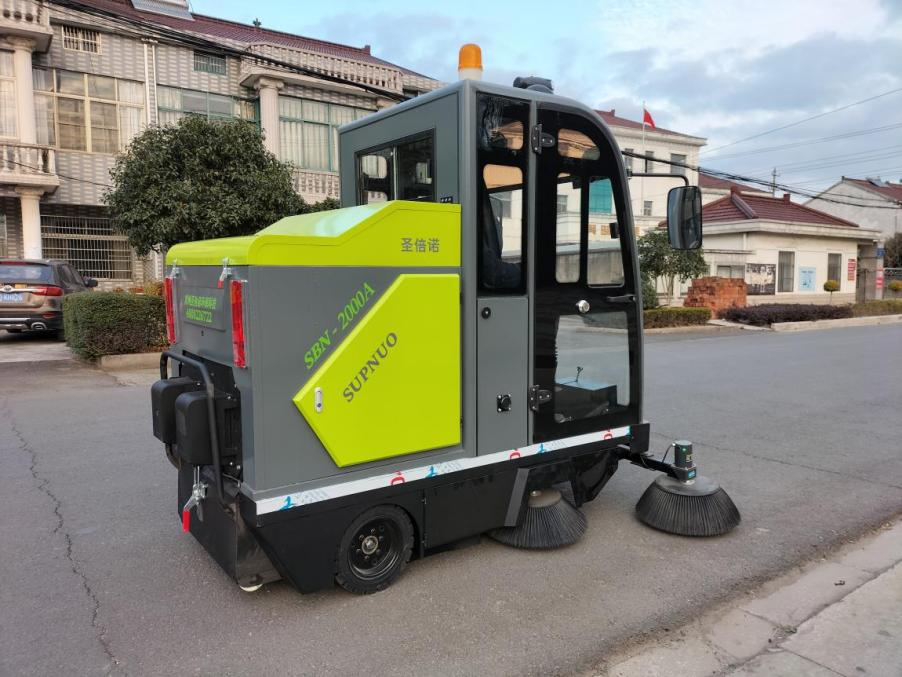 六盘水龙建清扫车_0